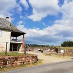 Holiday home L'oustal